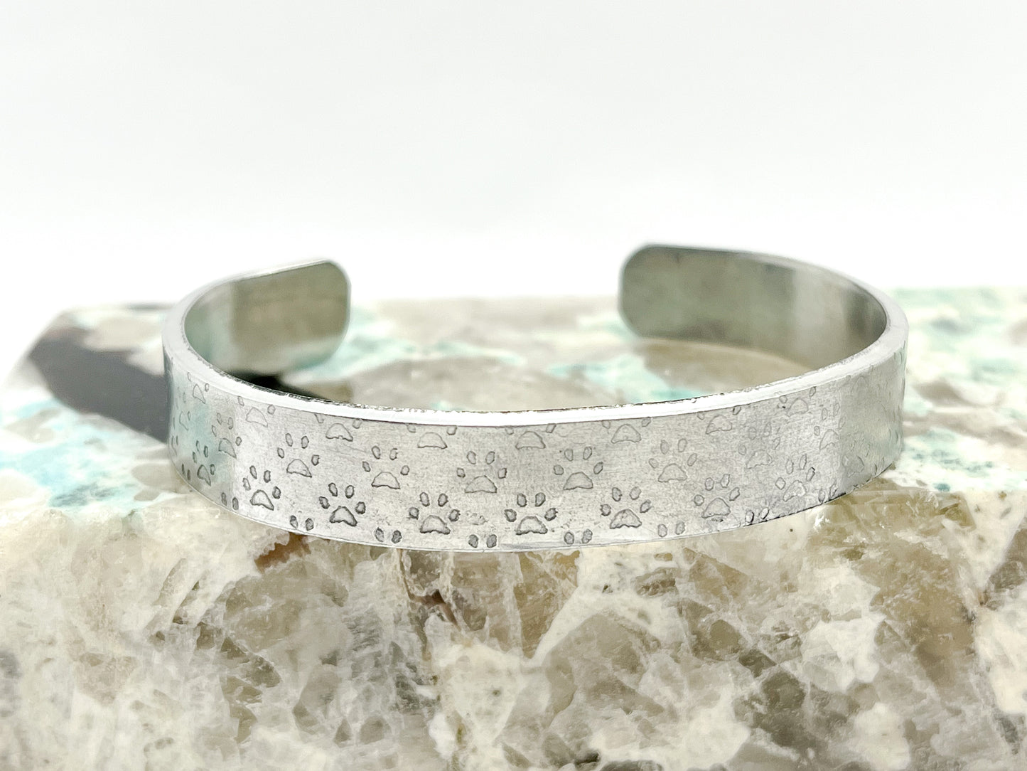 ‘DOG MAMA' Cuff Bracelet